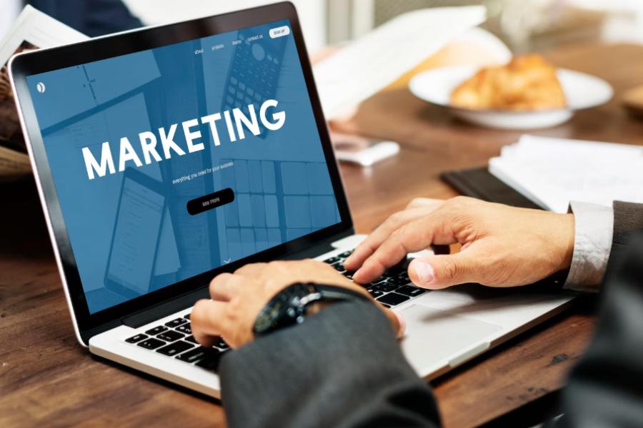 How to Approach Journalists for Digital Marketing Services and Get Features without Using PR Service