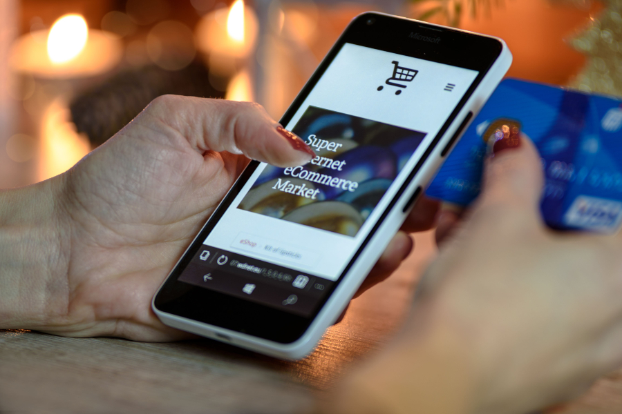 Why E-Commerce Survival Depends on Smartphone Optimization