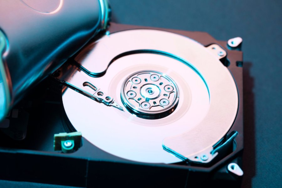 How to Sell Used Hard Drives Without Handing Over the Data on Them